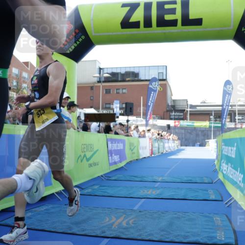 09.08.2026 - GEWOBA Citytriathlon Bremen Yannick Fuchs http://msf.ph/oto/9932599 09.08.2026 11:15:55 Ziel 322, 523 meine-sportfotos.de