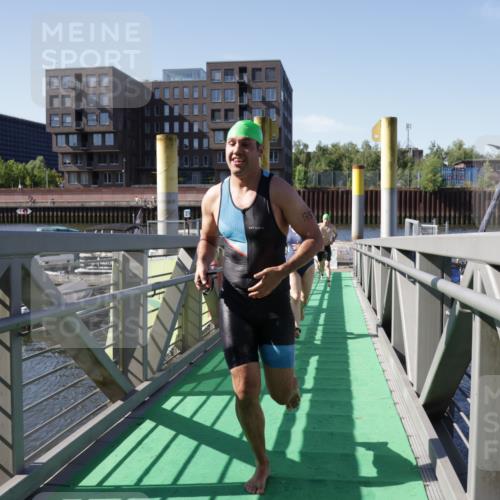 09.08.2026 - GEWOBA Citytriathlon Bremen Yannick Fuchs http://msf.ph/oto/9932602 09.08.2026 10:25:00 Schwimmen 3, 17, 37, 89, 99, 109, 119, 123, 175, 177, 235, 434, 491, 512 meine-sportfotos.de