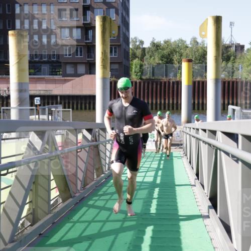 09.08.2026 - GEWOBA Citytriathlon Bremen Yannick Fuchs http://msf.ph/oto/9932643 09.08.2026 10:25:15 Schwimmen 3, 37, 41, 107, 113, 123, 137, 157, 163, 175, 431 meine-sportfotos.de