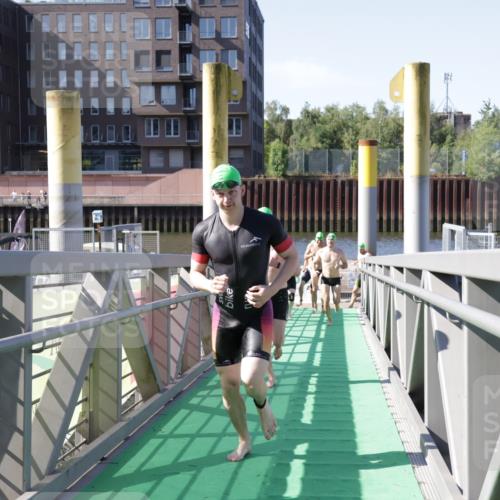 09.08.2026 - GEWOBA Citytriathlon Bremen Yannick Fuchs http://msf.ph/oto/9932645 09.08.2026 10:25:15 Schwimmen 3, 37, 41, 107, 113, 123, 137, 157, 163, 175, 431 meine-sportfotos.de