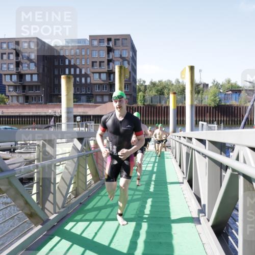 09.08.2026 - GEWOBA Citytriathlon Bremen Yannick Fuchs http://msf.ph/oto/9932647 09.08.2026 10:25:16 Schwimmen 3, 37, 41, 107, 113, 123, 137, 157, 163, 175, 431 meine-sportfotos.de