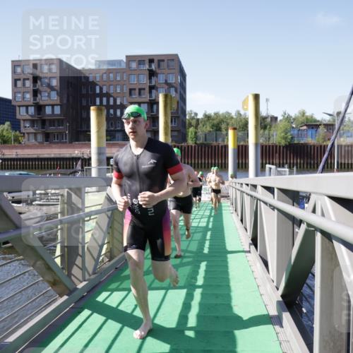 09.08.2026 - GEWOBA Citytriathlon Bremen Yannick Fuchs http://msf.ph/oto/9932649 09.08.2026 10:25:16 Schwimmen 3, 37, 41, 107, 113, 123, 137, 157, 163, 175, 431 meine-sportfotos.de