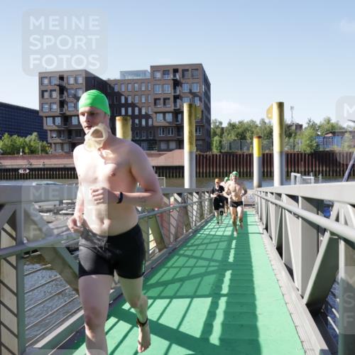 09.08.2026 - GEWOBA Citytriathlon Bremen Yannick Fuchs http://msf.ph/oto/9932650 09.08.2026 10:25:17 Schwimmen 3, 37, 41, 107, 113, 123, 137, 157, 163, 431 meine-sportfotos.de
