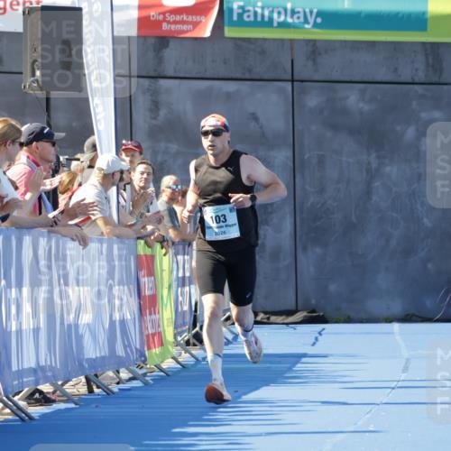 09.08.2026 - GEWOBA Citytriathlon Bremen Yannick Fuchs http://msf.ph/oto/9932653 09.08.2026 11:16:26 Ziel 103 meine-sportfotos.de