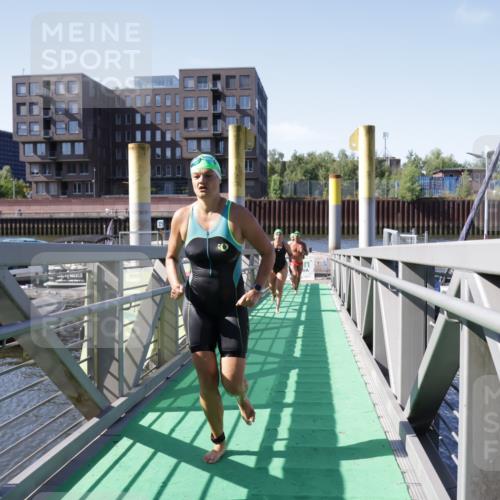 09.08.2026 - GEWOBA Citytriathlon Bremen Yannick Fuchs http://msf.ph/oto/9932690 09.08.2026 10:25:27 Schwimmen 15, 41, 95, 113, 137, 151, 157, 163, 187, 201, 211, 225, 229, 431 meine-sportfotos.de