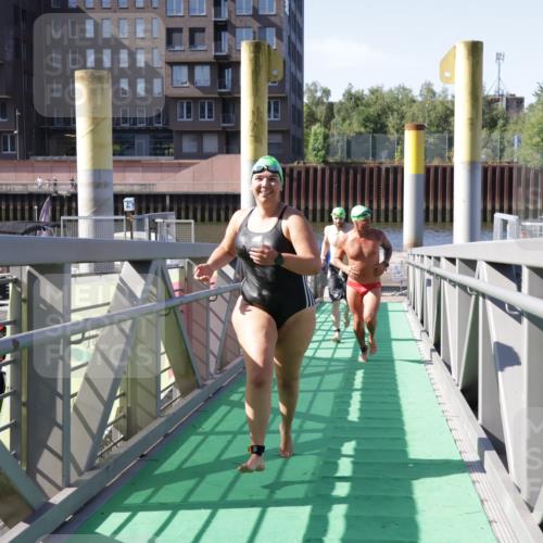 09.08.2026 - GEWOBA Citytriathlon Bremen Yannick Fuchs http://msf.ph/oto/9932693 09.08.2026 10:25:29 Schwimmen 15, 41, 95, 113, 137, 151, 157, 163, 187, 201, 211, 225, 229, 431 meine-sportfotos.de
