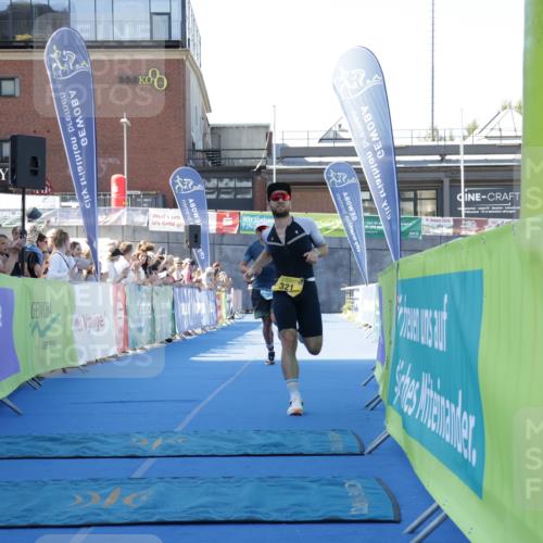 09.08.2026 - GEWOBA Citytriathlon Bremen Yannick Fuchs http://msf.ph/oto/9932698 09.08.2026 11:16:48 Ziel 131, 321 meine-sportfotos.de