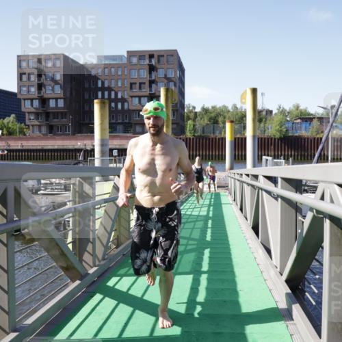 09.08.2026 - GEWOBA Citytriathlon Bremen Yannick Fuchs http://msf.ph/oto/9932706 09.08.2026 10:25:32 Schwimmen 15, 67, 95, 113, 137, 151, 157, 163, 187, 201, 211, 225, 229, 431 meine-sportfotos.de