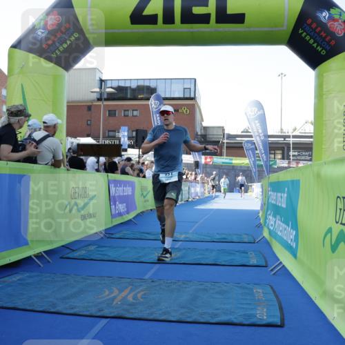 09.08.2026 - GEWOBA Citytriathlon Bremen Yannick Fuchs http://msf.ph/oto/9932718 09.08.2026 11:16:50 Ziel 131, 249, 321 meine-sportfotos.de