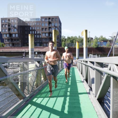 09.08.2026 - GEWOBA Citytriathlon Bremen Yannick Fuchs http://msf.ph/oto/9932721 09.08.2026 10:25:37 Schwimmen 15, 43, 67, 95, 151, 187, 201, 211, 225, 229, 422, 485, 525 meine-sportfotos.de