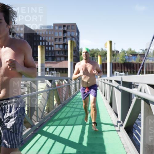 09.08.2026 - GEWOBA Citytriathlon Bremen Yannick Fuchs http://msf.ph/oto/9932726 09.08.2026 10:25:38 Schwimmen 15, 43, 67, 95, 151, 187, 201, 211, 225, 229, 422, 485, 525 meine-sportfotos.de