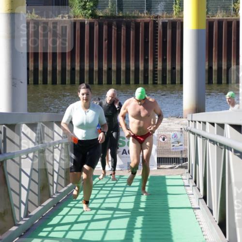 09.08.2026 - GEWOBA Citytriathlon Bremen Yannick Fuchs http://msf.ph/oto/9932731 09.08.2026 10:25:41 Schwimmen 15, 43, 57, 67, 151, 187, 211, 422, 485, 525 meine-sportfotos.de