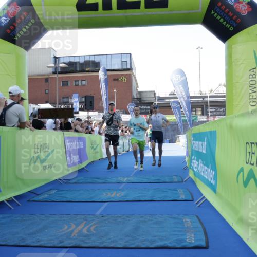09.08.2026 - GEWOBA Citytriathlon Bremen Yannick Fuchs http://msf.ph/oto/9932734 09.08.2026 11:16:55 Ziel 249, 296 meine-sportfotos.de