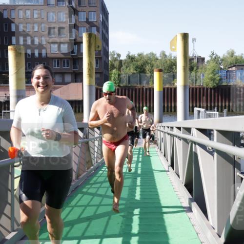09.08.2026 - GEWOBA Citytriathlon Bremen Yannick Fuchs http://msf.ph/oto/9932744 09.08.2026 10:25:45 Schwimmen 15, 29, 43, 57, 67, 129, 151, 181, 211, 422, 485, 525 meine-sportfotos.de