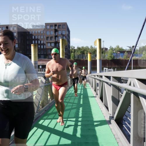 09.08.2026 - GEWOBA Citytriathlon Bremen Yannick Fuchs http://msf.ph/oto/9932748 09.08.2026 10:25:45 Schwimmen 15, 29, 43, 57, 67, 129, 151, 181, 211, 422, 485, 525 meine-sportfotos.de