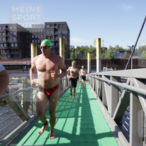 09.08.2026 - GEWOBA Citytriathlon Bremen Yannick Fuchs http://msf.ph/oto/9932750 09.08.2026 10:25:46 Schwimmen 15, 29, 43, 57, 67, 129, 151, 153, 181, 211, 422, 485, 525 meine-sportfotos.de