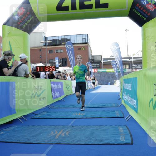 09.08.2026 - GEWOBA Citytriathlon Bremen Yannick Fuchs http://msf.ph/oto/9932760 09.08.2026 11:16:59 Ziel 125, 249, 296 meine-sportfotos.de
