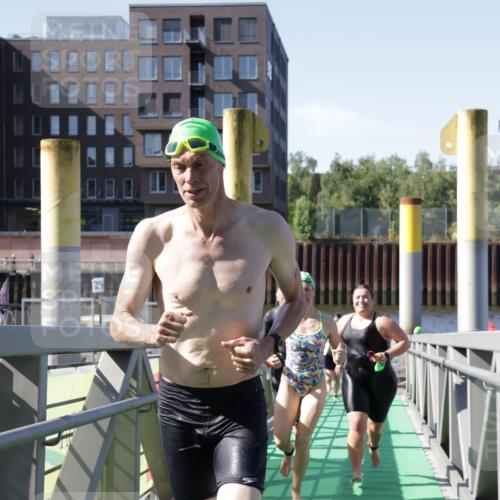 09.08.2026 - GEWOBA Citytriathlon Bremen Yannick Fuchs http://msf.ph/oto/9932763 09.08.2026 10:25:50 Schwimmen 29, 43, 57, 67, 129, 153, 179, 181, 241, 422, 429, 485, 525 meine-sportfotos.de