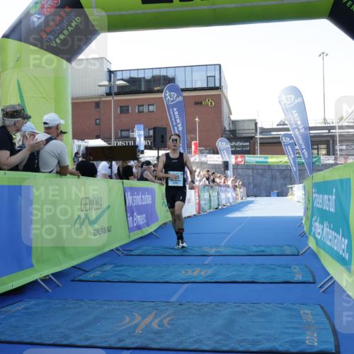 09.08.2026 - GEWOBA Citytriathlon Bremen Yannick Fuchs http://msf.ph/oto/9932773 09.08.2026 11:17:02 Ziel 125, 296 meine-sportfotos.de