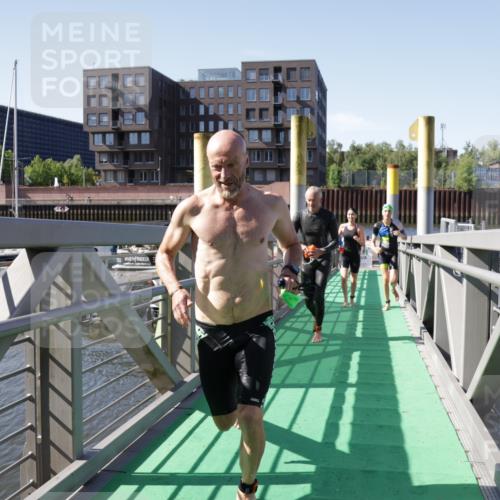 09.08.2026 - GEWOBA Citytriathlon Bremen Yannick Fuchs http://msf.ph/oto/9932777 09.08.2026 10:25:54 Schwimmen 29, 43, 57, 129, 141, 153, 179, 181, 241, 422, 429, 485, 525 meine-sportfotos.de