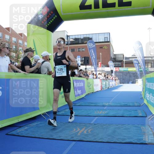 09.08.2026 - GEWOBA Citytriathlon Bremen Yannick Fuchs http://msf.ph/oto/9932782 09.08.2026 11:17:03 Ziel 125, 296 meine-sportfotos.de
