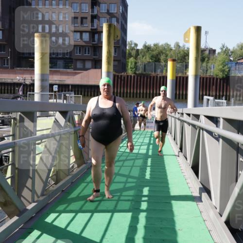 09.08.2026 - GEWOBA Citytriathlon Bremen Yannick Fuchs http://msf.ph/oto/9932795 09.08.2026 10:26:03 Schwimmen 27, 29, 129, 135, 141, 153, 179, 181, 241, 429, 499 meine-sportfotos.de