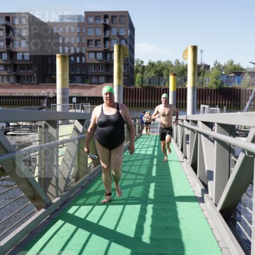 09.08.2026 - GEWOBA Citytriathlon Bremen Yannick Fuchs http://msf.ph/oto/9932797 09.08.2026 10:26:04 Schwimmen 27, 29, 129, 135, 141, 153, 179, 181, 241, 429, 469, 499 meine-sportfotos.de