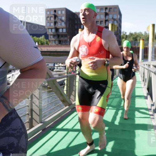 09.08.2026 - GEWOBA Citytriathlon Bremen Yannick Fuchs http://msf.ph/oto/9932813 09.08.2026 10:26:15 Schwimmen 13, 27, 31, 85, 93, 135, 139, 205, 223, 233, 469, 499 meine-sportfotos.de