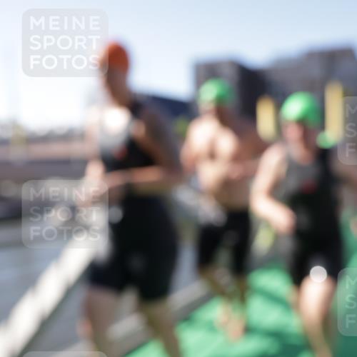 09.08.2026 - GEWOBA Citytriathlon Bremen Yannick Fuchs http://msf.ph/oto/9932822 09.08.2026 10:26:16 Schwimmen 13, 27, 31, 85, 93, 135, 139, 205, 223, 233, 469, 499 meine-sportfotos.de