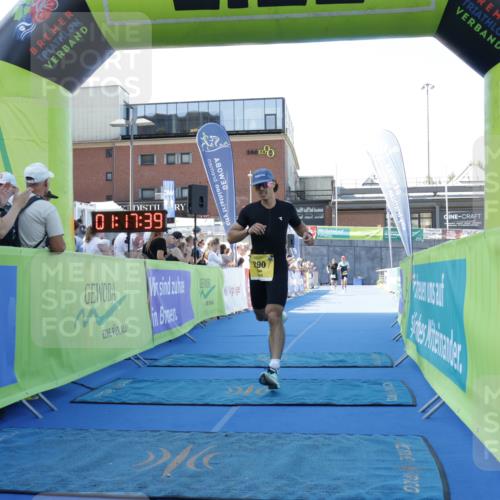 09.08.2026 - GEWOBA Citytriathlon Bremen Yannick Fuchs http://msf.ph/oto/9932824 09.08.2026 11:17:43 Ziel 25, 290 meine-sportfotos.de