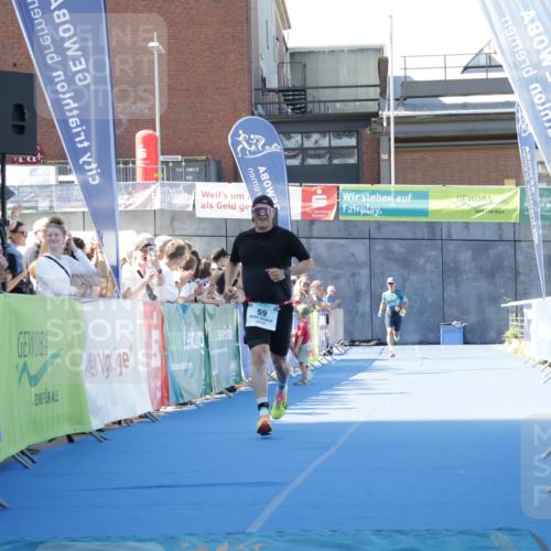 09.08.2026 - GEWOBA Citytriathlon Bremen Yannick Fuchs http://msf.ph/oto/9932842 09.08.2026 11:17:49 Ziel 59 meine-sportfotos.de