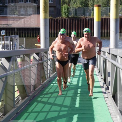 09.08.2026 - GEWOBA Citytriathlon Bremen Yannick Fuchs http://msf.ph/oto/9932865 09.08.2026 10:26:53 Schwimmen 9, 19, 33, 49, 53, 71, 117, 127, 155, 411 meine-sportfotos.de