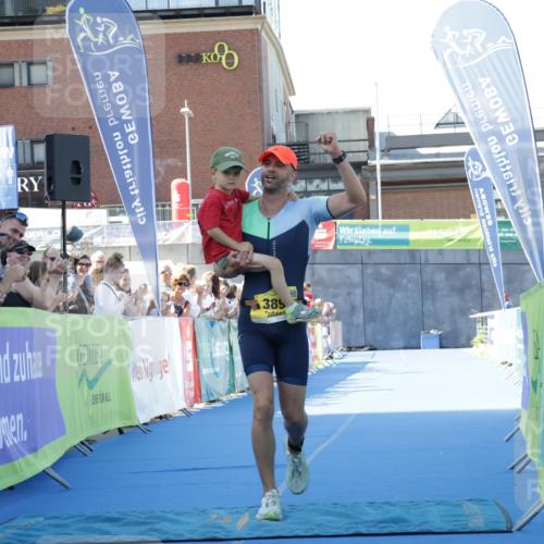 09.08.2026 - GEWOBA Citytriathlon Bremen Yannick Fuchs http://msf.ph/oto/9932882 09.08.2026 11:17:58 Ziel 315, 389 meine-sportfotos.de