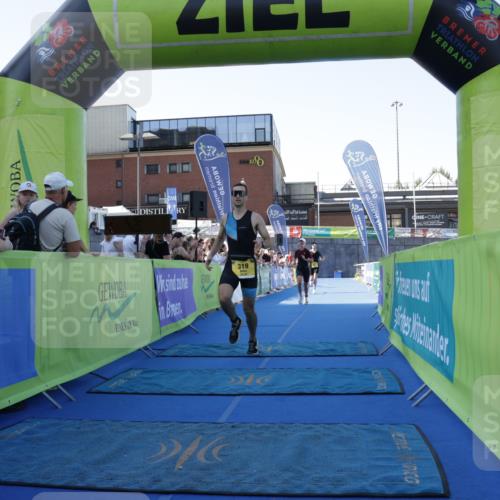 09.08.2026 - GEWOBA Citytriathlon Bremen Yannick Fuchs http://msf.ph/oto/9932911 09.08.2026 11:18:08 Ziel 318, 319, 463 meine-sportfotos.de