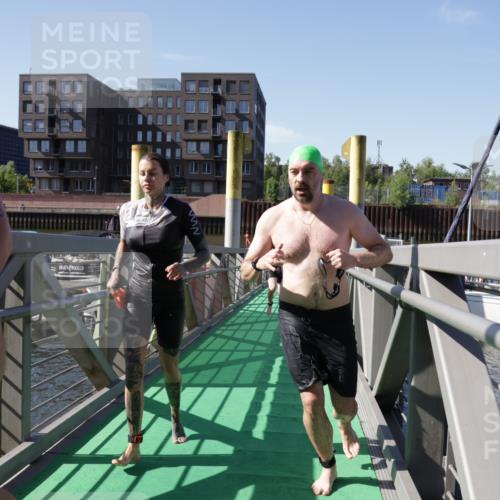 09.08.2026 - GEWOBA Citytriathlon Bremen Yannick Fuchs http://msf.ph/oto/9932928 09.08.2026 10:27:24 Schwimmen 11, 75, 77, 101, 149, 185, 199, 227, 247, 524 meine-sportfotos.de