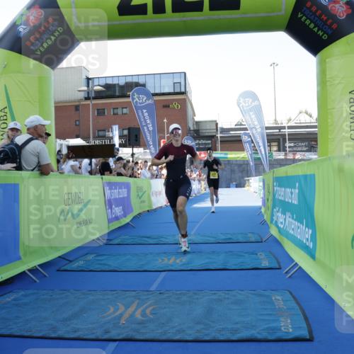 09.08.2026 - GEWOBA Citytriathlon Bremen Yannick Fuchs http://msf.ph/oto/9932929 09.08.2026 11:18:11 Ziel 318, 319, 463 meine-sportfotos.de