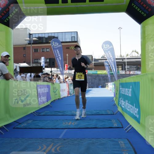 09.08.2026 - GEWOBA Citytriathlon Bremen Yannick Fuchs http://msf.ph/oto/9932941 09.08.2026 11:18:13 Ziel 318, 319, 463 meine-sportfotos.de