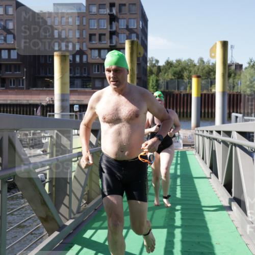 09.08.2026 - GEWOBA Citytriathlon Bremen Yannick Fuchs http://msf.ph/oto/9932943 09.08.2026 10:27:32 Schwimmen 45, 75, 183, 197, 227, 247, 524 meine-sportfotos.de