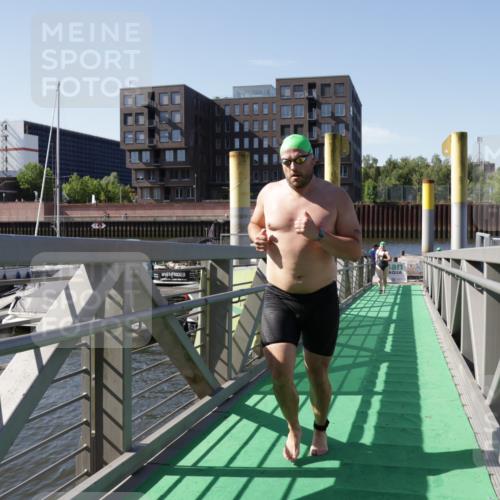 09.08.2026 - GEWOBA Citytriathlon Bremen Yannick Fuchs http://msf.ph/oto/9932951 09.08.2026 10:27:35 Schwimmen 45, 75, 81, 183, 197, 227, 247, 524 meine-sportfotos.de