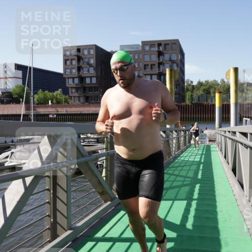 09.08.2026 - GEWOBA Citytriathlon Bremen Yannick Fuchs http://msf.ph/oto/9932953 09.08.2026 10:27:35 Schwimmen 45, 75, 81, 183, 197, 227, 247, 524 meine-sportfotos.de