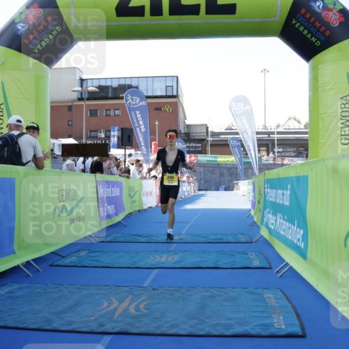 09.08.2026 - GEWOBA Citytriathlon Bremen Yannick Fuchs http://msf.ph/oto/9932966 09.08.2026 11:19:05 Ziel 286 meine-sportfotos.de