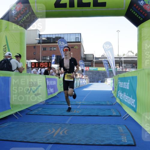 09.08.2026 - GEWOBA Citytriathlon Bremen Yannick Fuchs http://msf.ph/oto/9932973 09.08.2026 11:19:05 Ziel 286 meine-sportfotos.de
