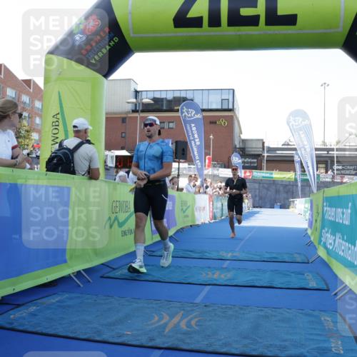 09.08.2026 - GEWOBA Citytriathlon Bremen Yannick Fuchs http://msf.ph/oto/9933000 09.08.2026 11:19:30 Ziel 402, 519 meine-sportfotos.de