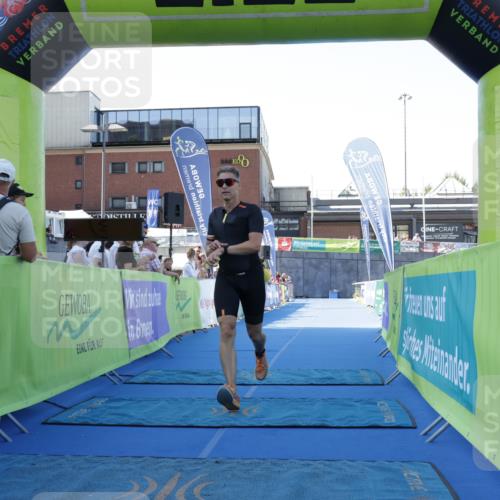 09.08.2026 - GEWOBA Citytriathlon Bremen Yannick Fuchs http://msf.ph/oto/9933007 09.08.2026 11:19:32 Ziel 402, 519 meine-sportfotos.de