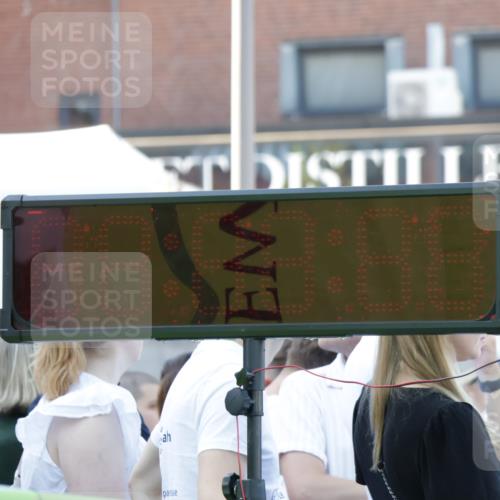 09.08.2026 - GEWOBA Citytriathlon Bremen Yannick Fuchs http://msf.ph/oto/9933016 09.08.2026 11:19:55 Ziel  meine-sportfotos.de