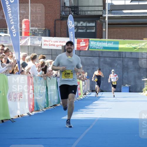 09.08.2026 - GEWOBA Citytriathlon Bremen Yannick Fuchs http://msf.ph/oto/9933020 09.08.2026 11:20:08 Ziel 338 meine-sportfotos.de