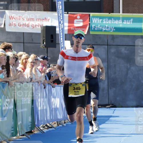 09.08.2026 - GEWOBA Citytriathlon Bremen Yannick Fuchs http://msf.ph/oto/9933034 09.08.2026 11:20:13 Ziel 323, 338, 345 meine-sportfotos.de