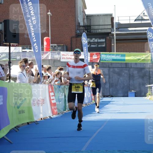 09.08.2026 - GEWOBA Citytriathlon Bremen Yannick Fuchs http://msf.ph/oto/9933039 09.08.2026 11:20:13 Ziel 323, 338, 345 meine-sportfotos.de