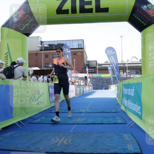09.08.2026 - GEWOBA Citytriathlon Bremen Yannick Fuchs http://msf.ph/oto/9933062 09.08.2026 11:20:18 Ziel 323, 345 meine-sportfotos.de