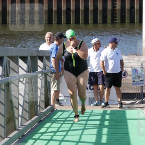 09.08.2026 - GEWOBA Citytriathlon Bremen Yannick Fuchs http://msf.ph/oto/9933063 09.08.2026 10:29:05 Schwimmen 5, 115 meine-sportfotos.de